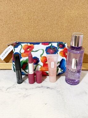 Clinique Floral Pouch Beauty Set: Lipstick, Mascara & Makeup Remover Moisturizer